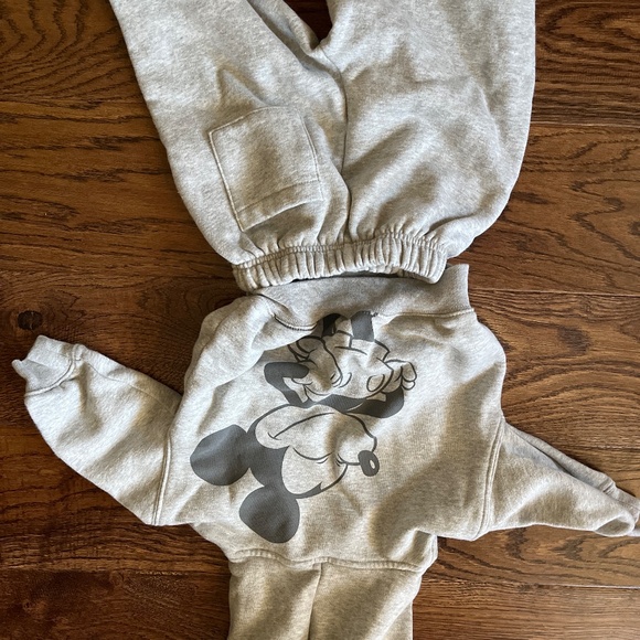 Mickey Mouse 12Month jogging suit - Picture 2 of 2